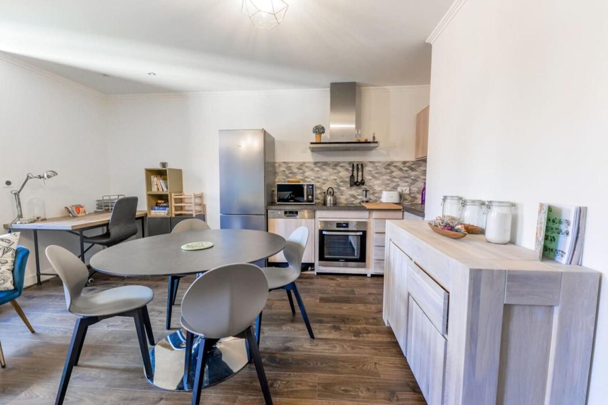 3-Star Rated Apartment In The Heart Of The Old Town With A View Анси Экстерьер фото