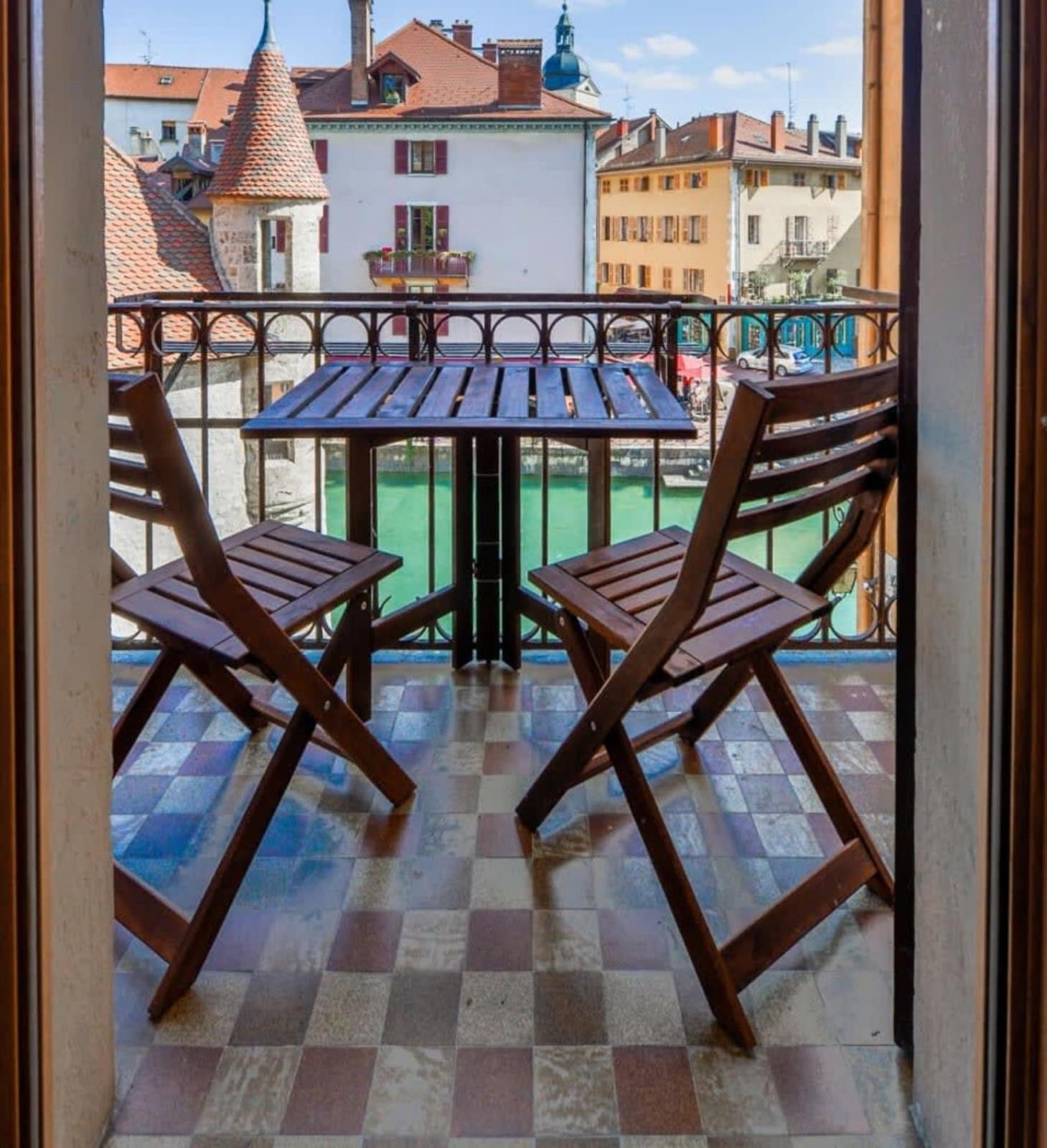 3-Star Rated Apartment In The Heart Of The Old Town With A View Анси Экстерьер фото